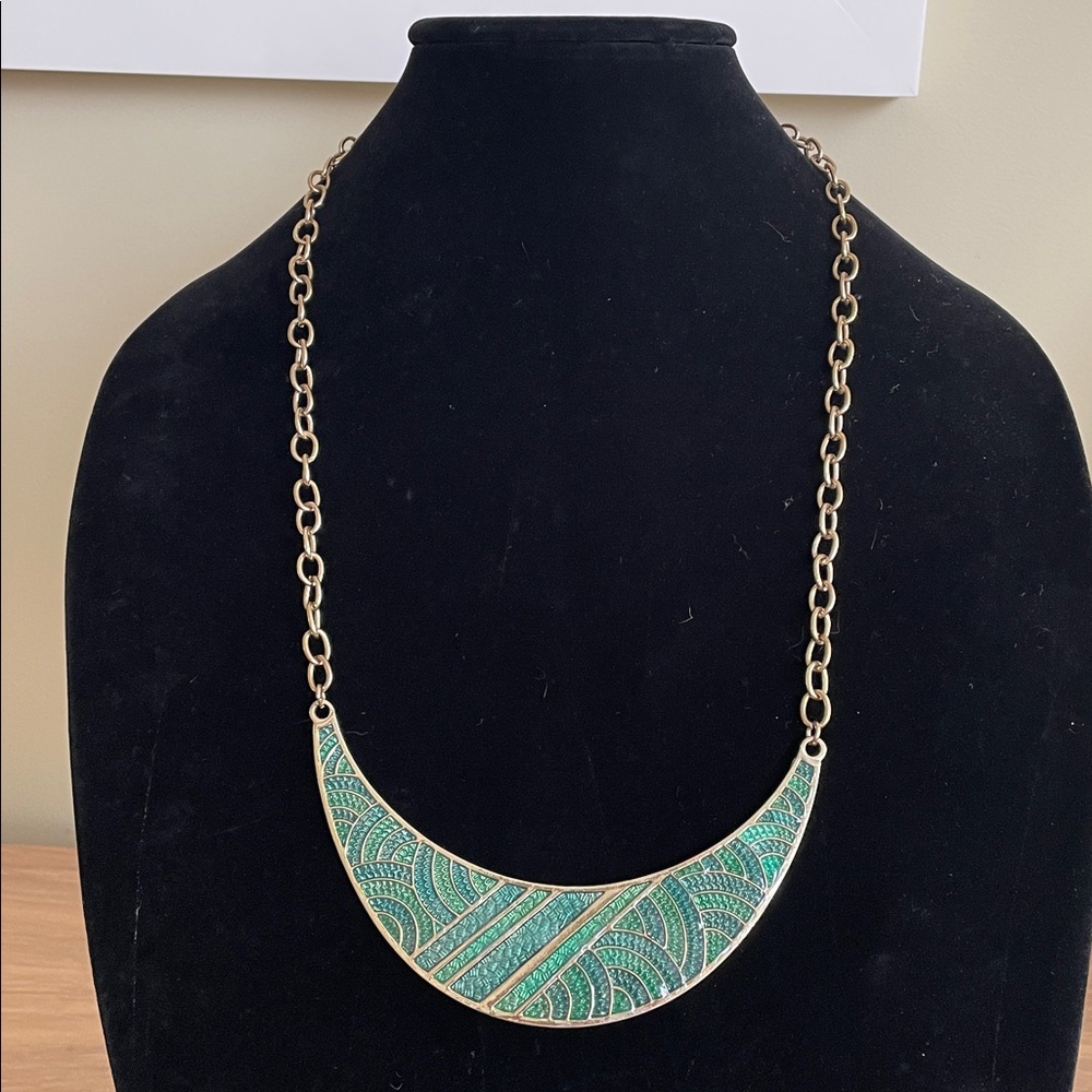 VINTAGE ART DECO BIB NECKLACE Green Brass Egyptian Revival Crescent Collar - Picture 8 of 10